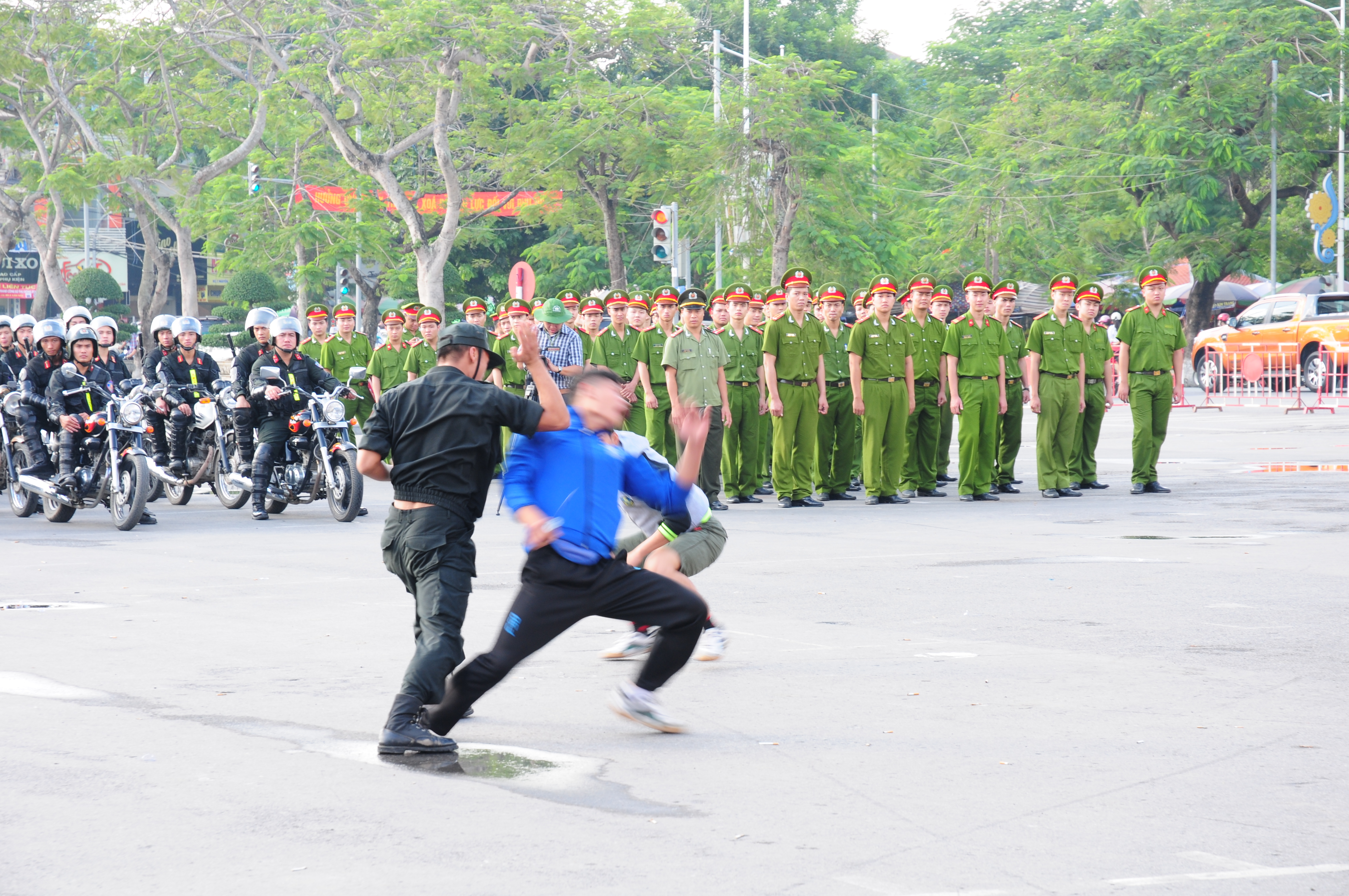 Cao điểm tấn công, trấn áp tội phạm: Bắt 9 vụ cờ bạc, xử lý 26 đối tượng